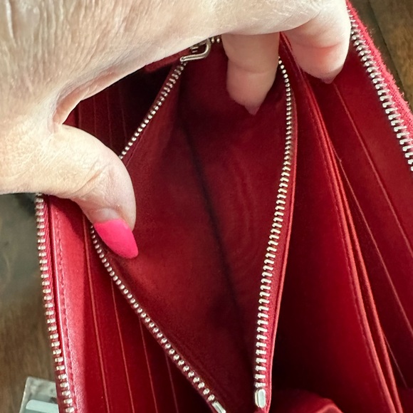 Authentic PRADA Red Calfskin V Diagramme Zippy Wallet RARE Stitched Leather - Picture 10 of 13